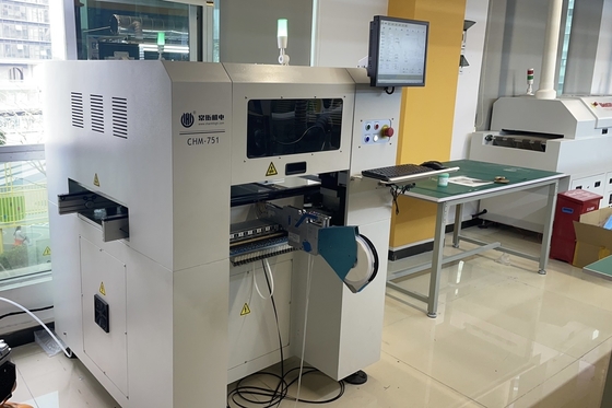 Średnia linia SMT z 3250 ekranem drukarskim 6 głowic SMT Pick And Place Machine 830 Piekarnik z powrotem