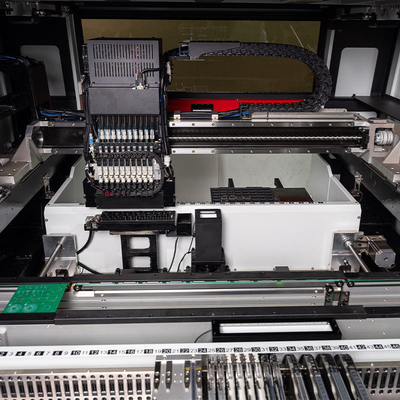 Całkowicie automatyczna 10-głowa SMT SMD Pick And Place Machine 01005 PCBA Manufacturing Machine