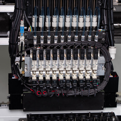 Całkowicie automatyczna 10-głowa SMT SMD Pick And Place Machine 01005 PCBA Manufacturing Machine