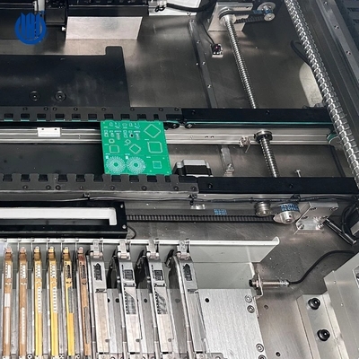 Podwójne silniki Y CHM-751 Ekonomiczne 6 głowicy PCB Linia produkcyjna SMT Pick and Place Machine