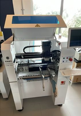CHM-551 Linia produkcyjna SMD Linia montażowa SMT Wysokiej precyzji 4 głowy Robot do produkcji PCB